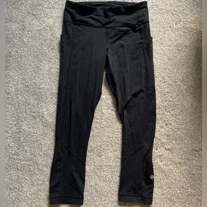 Black lulu lemon cropped legging
